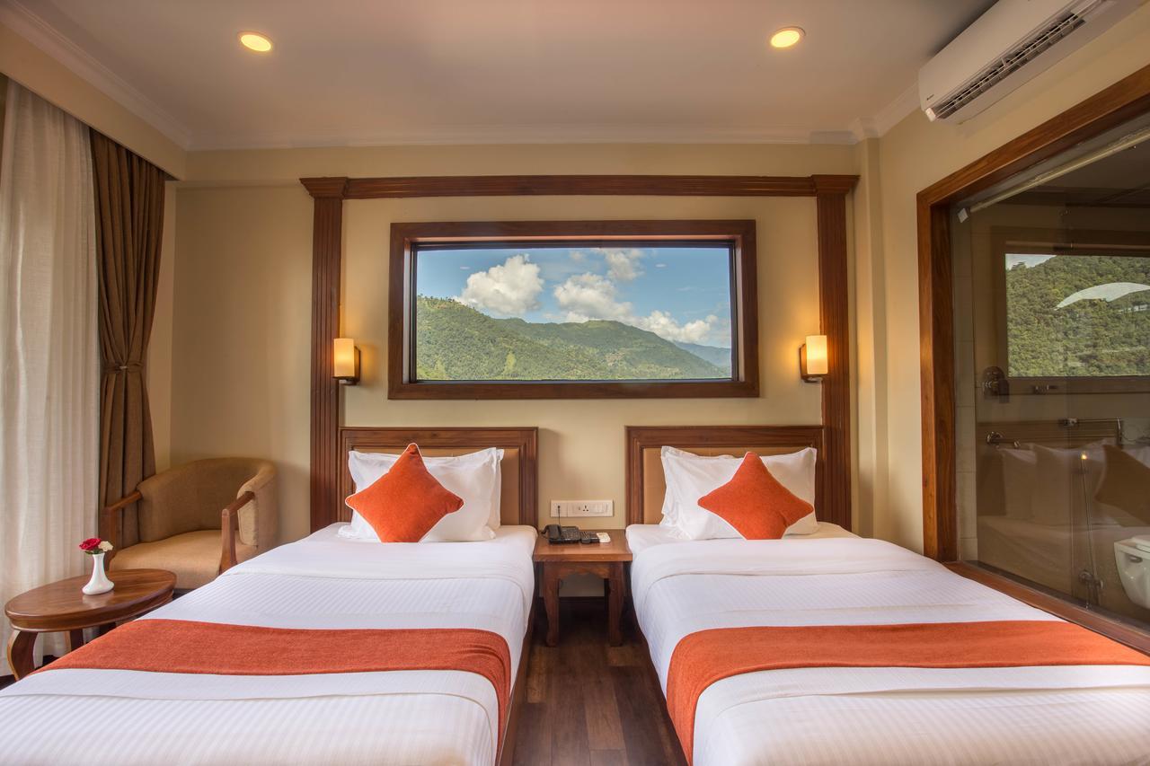 Hotel Portland Pokhara Exteriör bild