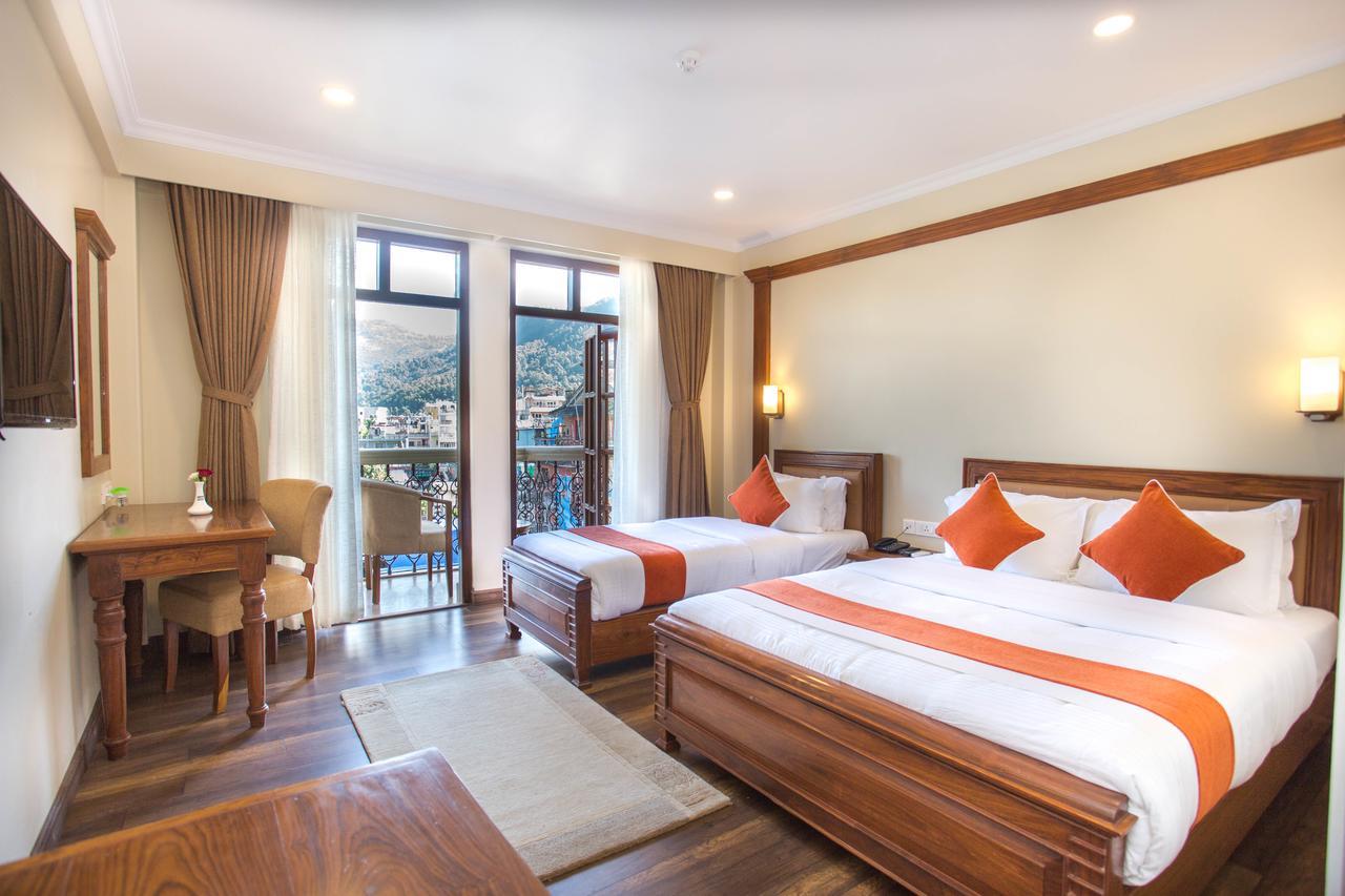 Hotel Portland Pokhara Exteriör bild