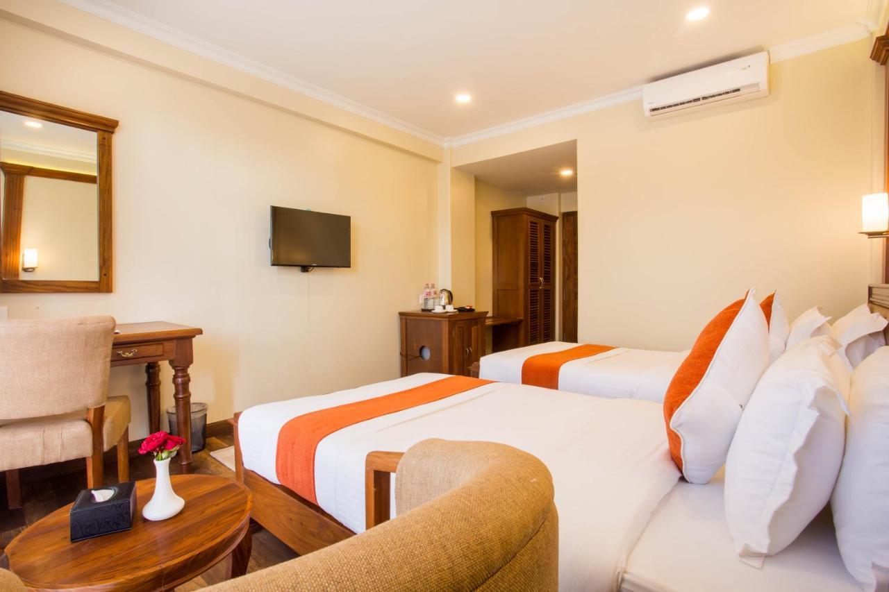 Hotel Portland Pokhara Exteriör bild