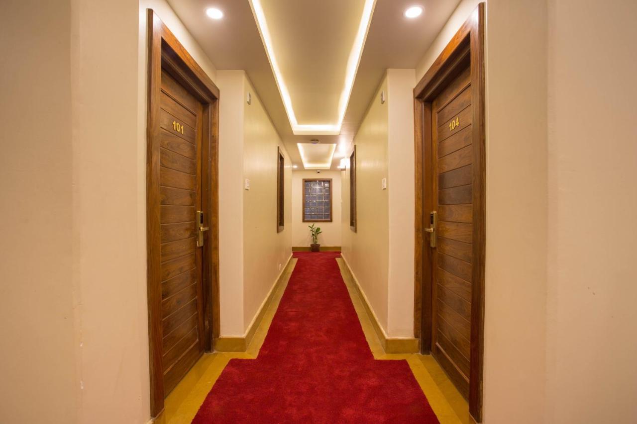 Hotel Portland Pokhara Exteriör bild