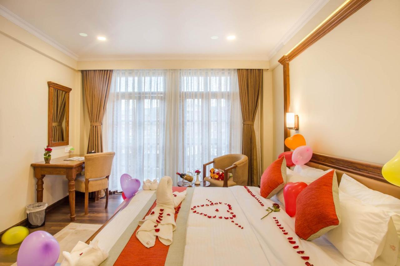 Hotel Portland Pokhara Exteriör bild