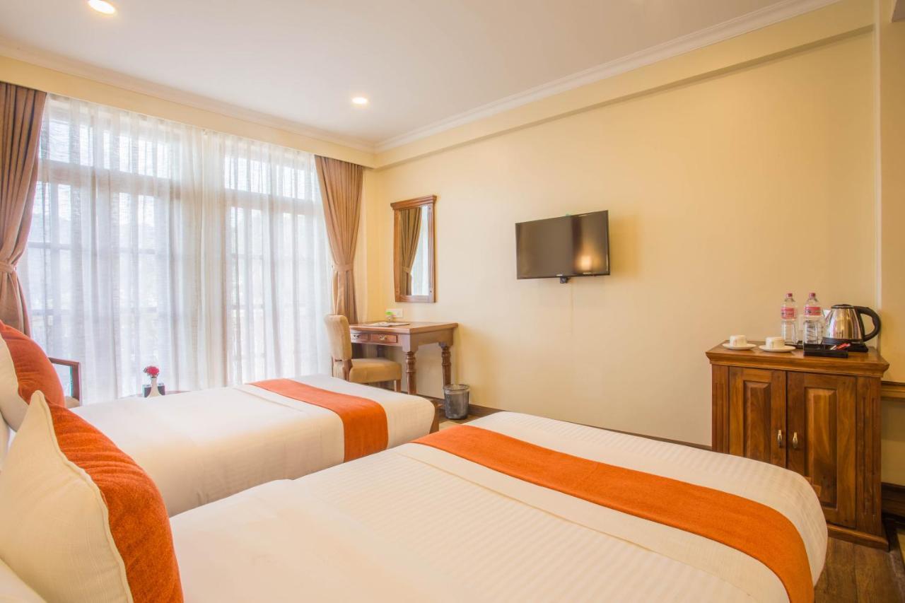 Hotel Portland Pokhara Exteriör bild
