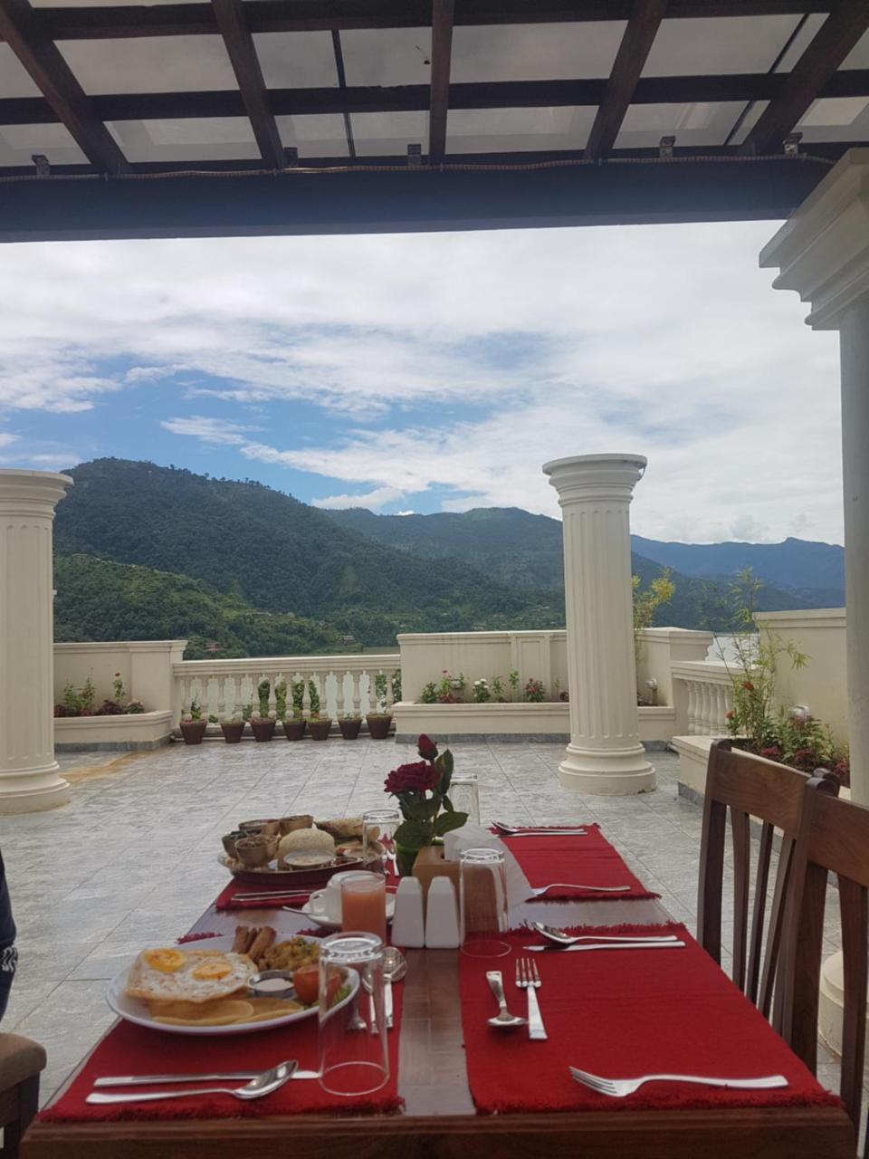Hotel Portland Pokhara Exteriör bild